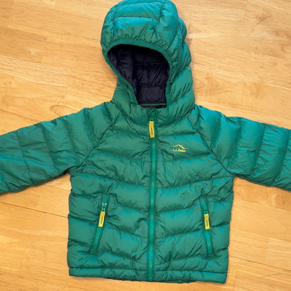 LL Bean Ultralight 650 Down Green Puffer Jacket